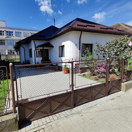 Гостевой дом Casa Marina Кэлимэнешти Экстерьер фото